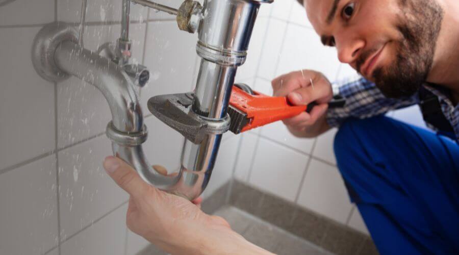 Local annual plumbing maintenance in Italy, TX